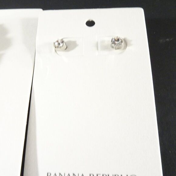 Banana Republic Silver Crystal Arrow and Solitaire Stud Earrings Set 2 NWT 38 29 - Picture 4 of 13
